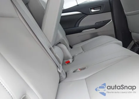 2019 Toyota Highlander Xle z USA, uszkodzony, nr VIN 5TDKZRFH1KS341598